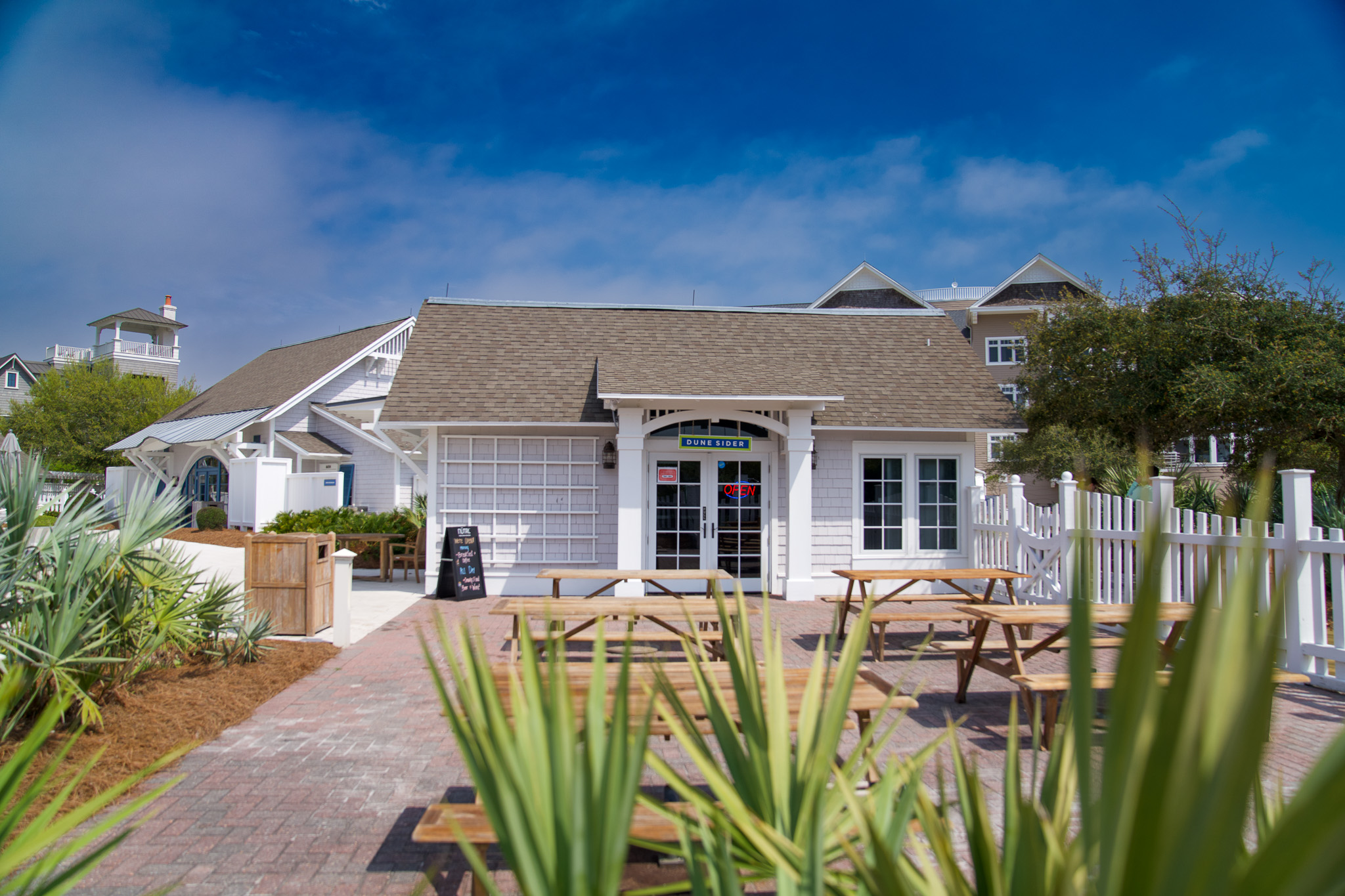 Poolside dining at Dunesider Grill in Watersound